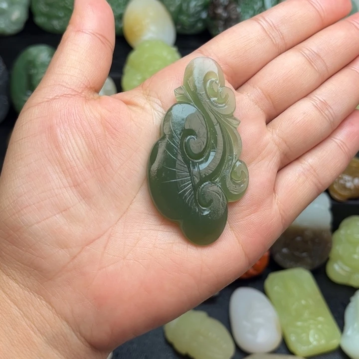 和田玉未镶嵌颈饰