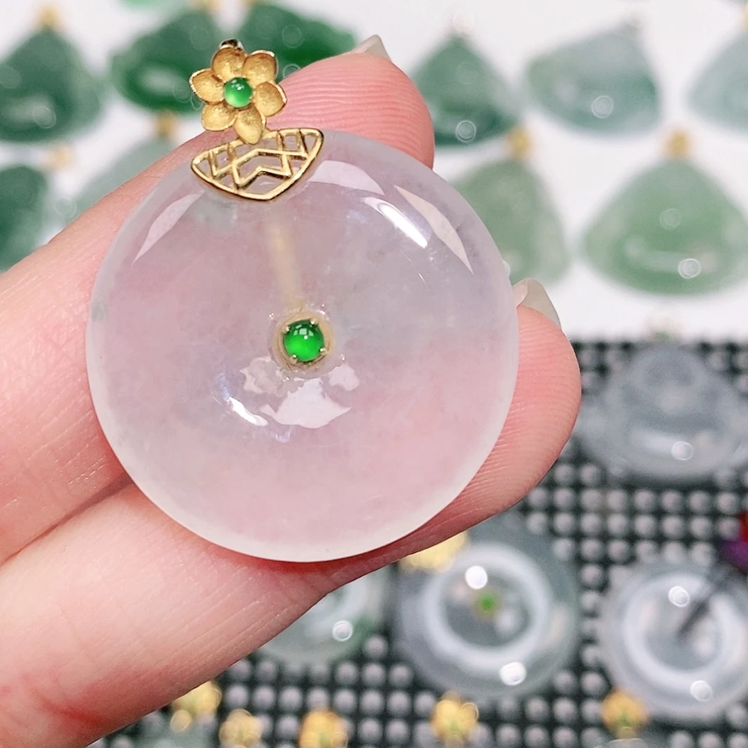 翡翠18K金镶嵌颈饰