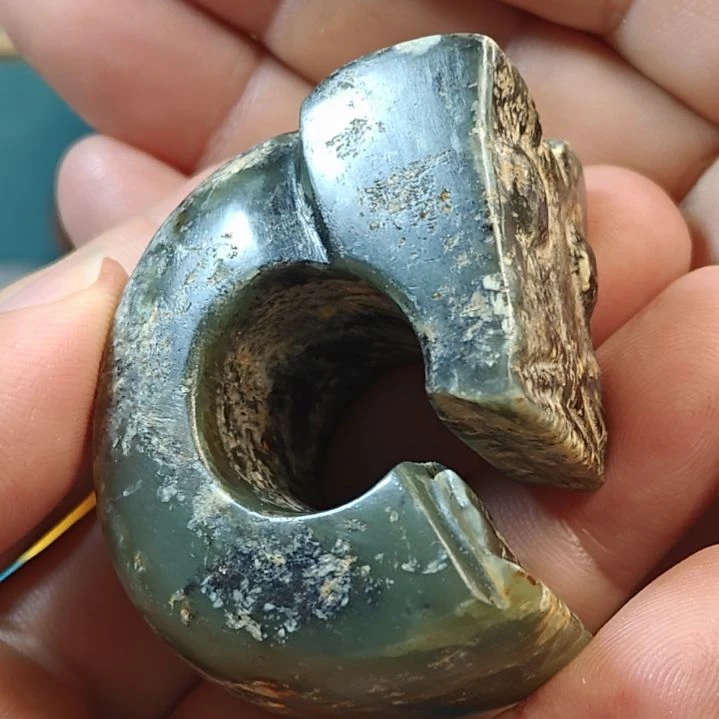 和田玉未镶嵌颈饰极****A