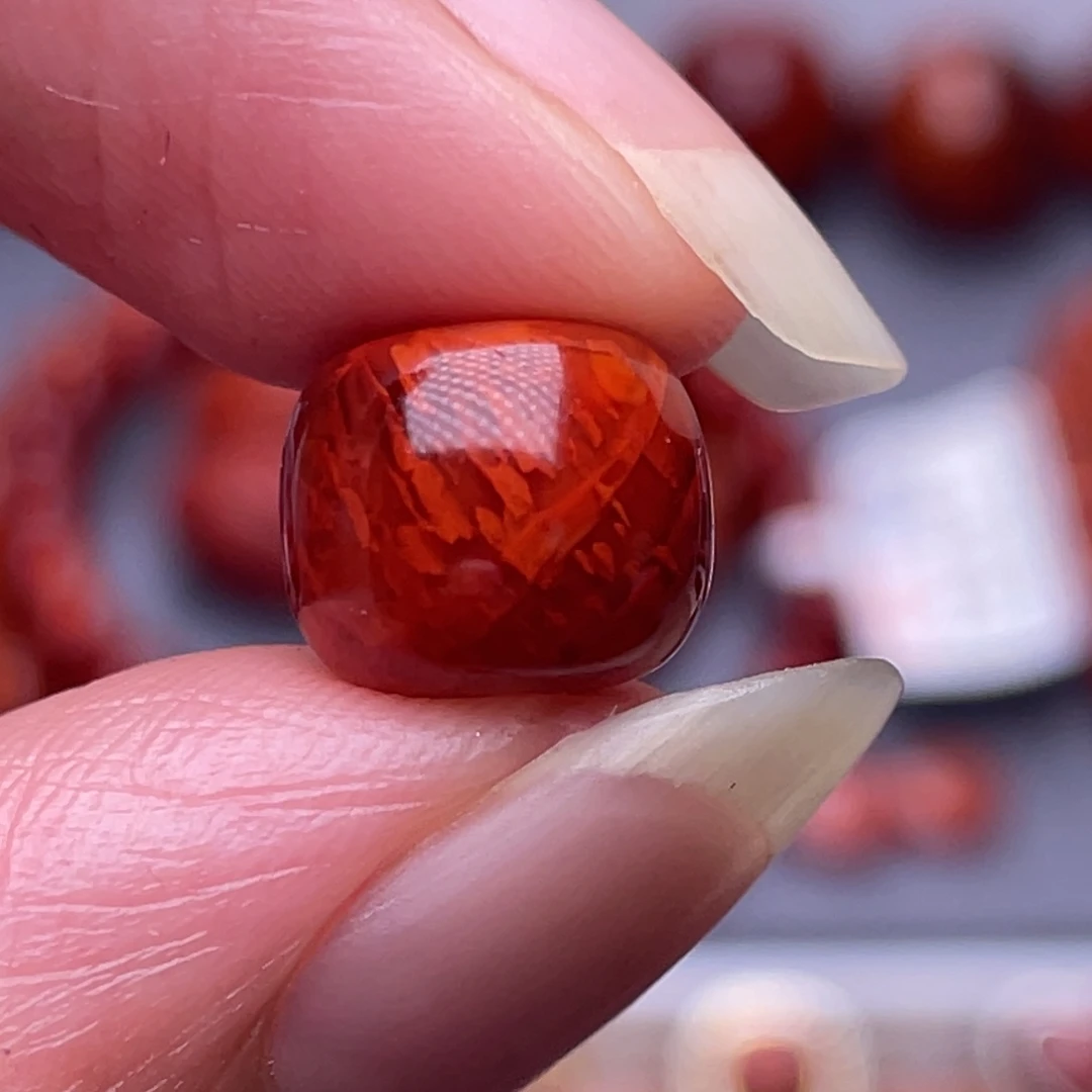 哈***哈南红玛瑙未镶嵌配珠10mm瓦西玫瑰牛血火焰老型高品