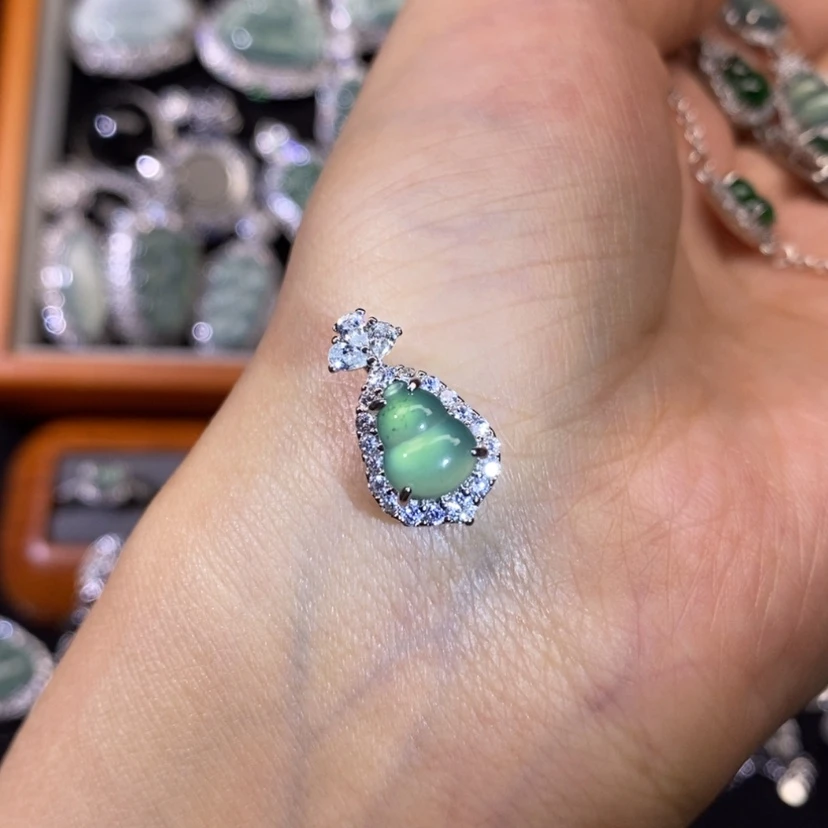 【闪购商品】翡翠颈饰未镶嵌天然