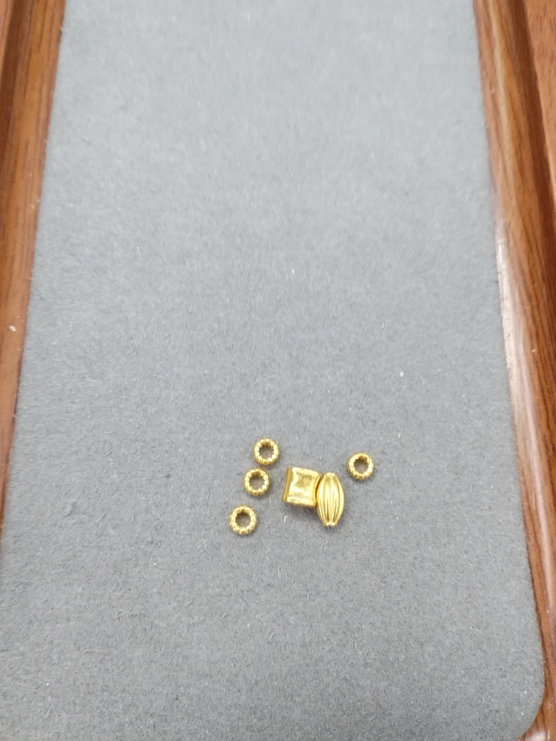 唯金足金饰品 夏末