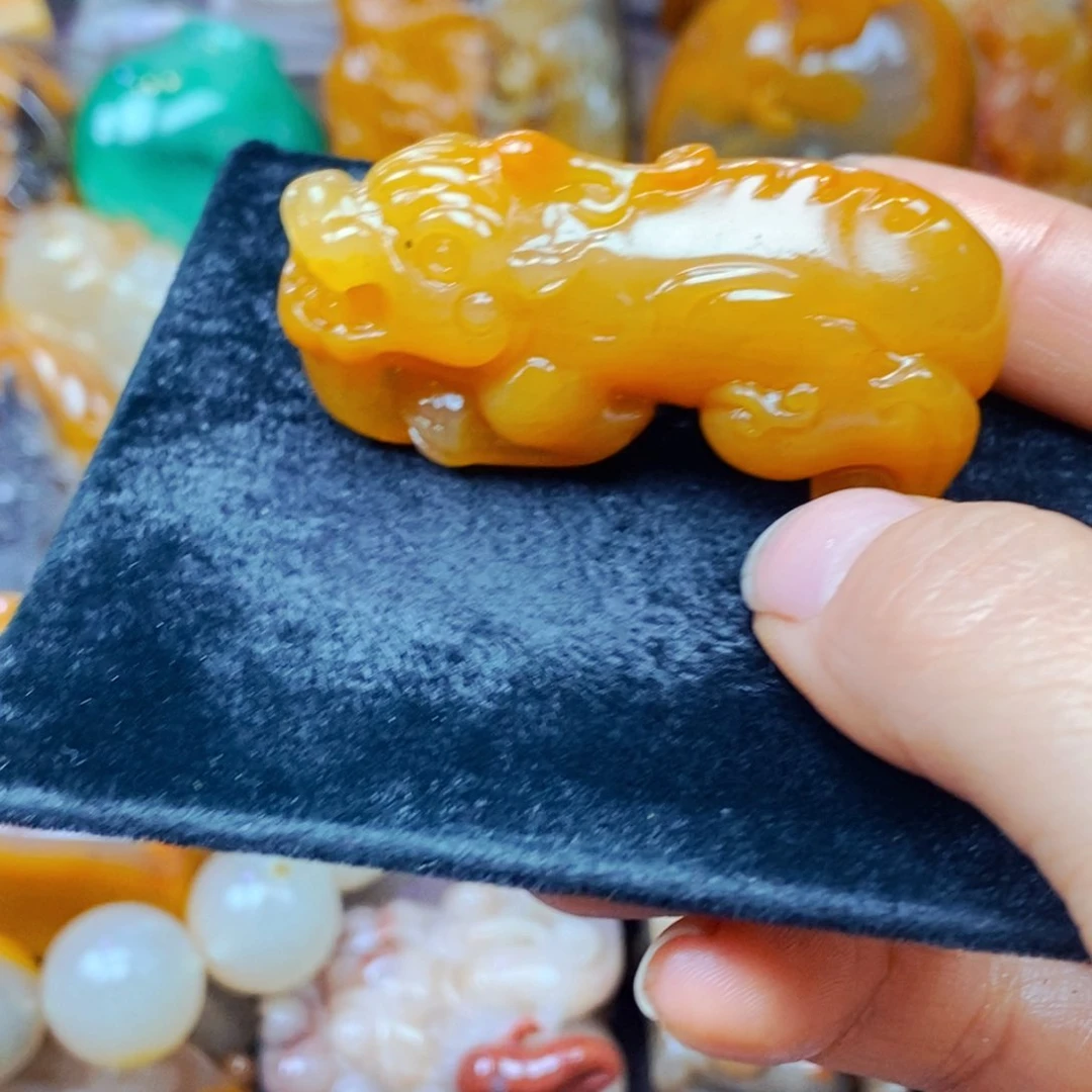 未镶嵌石英质玉（黄龙玉）吊坠(不含链)