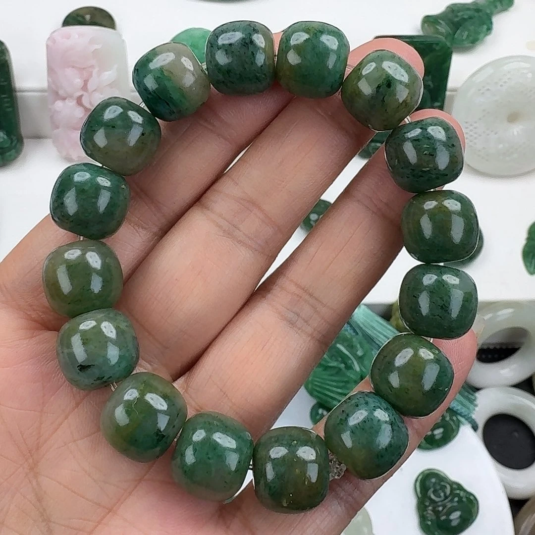 独山玉未镶嵌颈饰