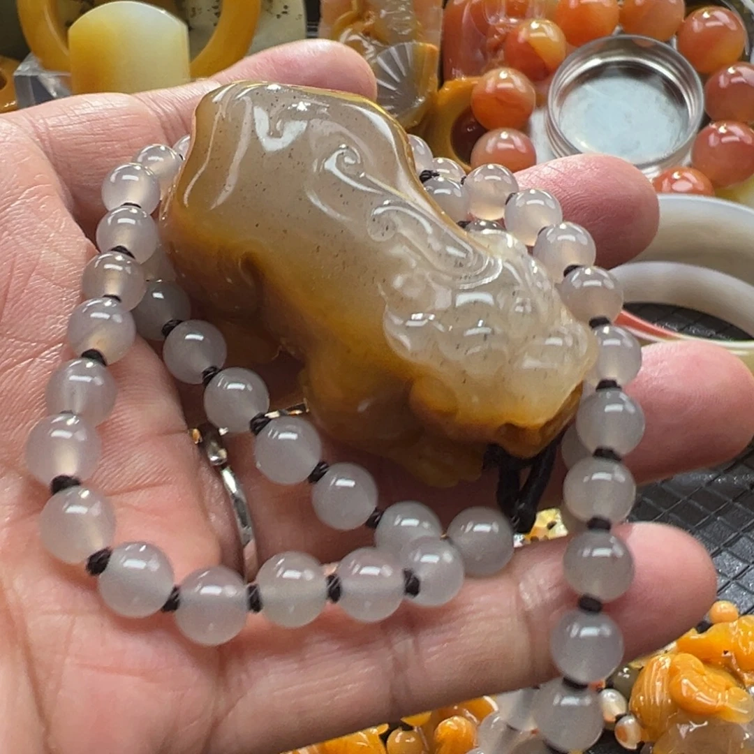 石英质玉未镶嵌颈饰