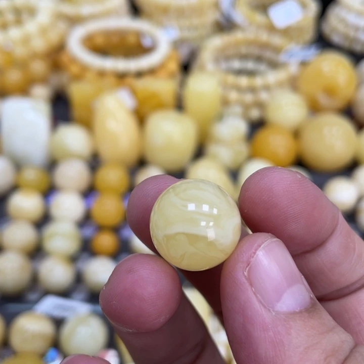 蜜蜡未镶嵌裸石15.8mm