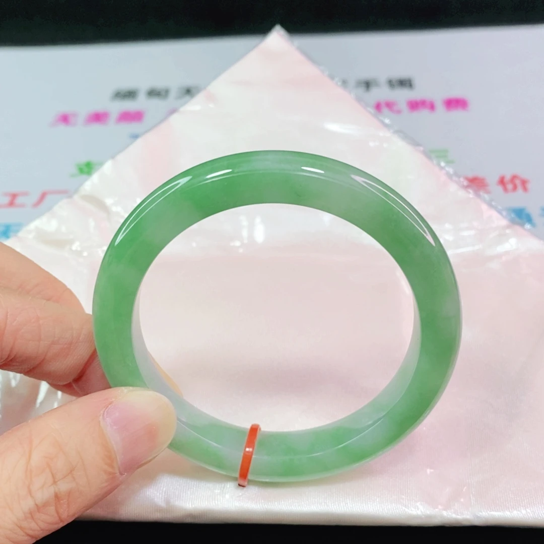 翡翠手镯未镶嵌53圈口正圈