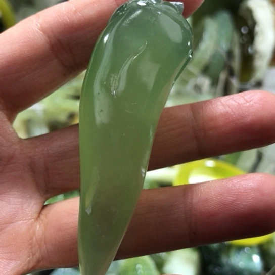 未镶嵌岫玉手把吊坠