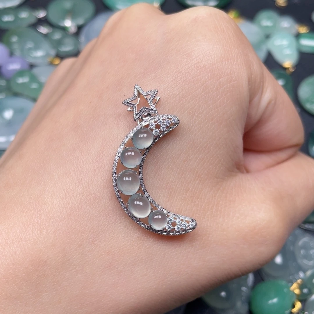 翡翠颈饰18K金镶嵌翡翠