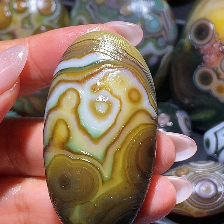 玛瑙/玉髓未镶嵌珠宝奇石42