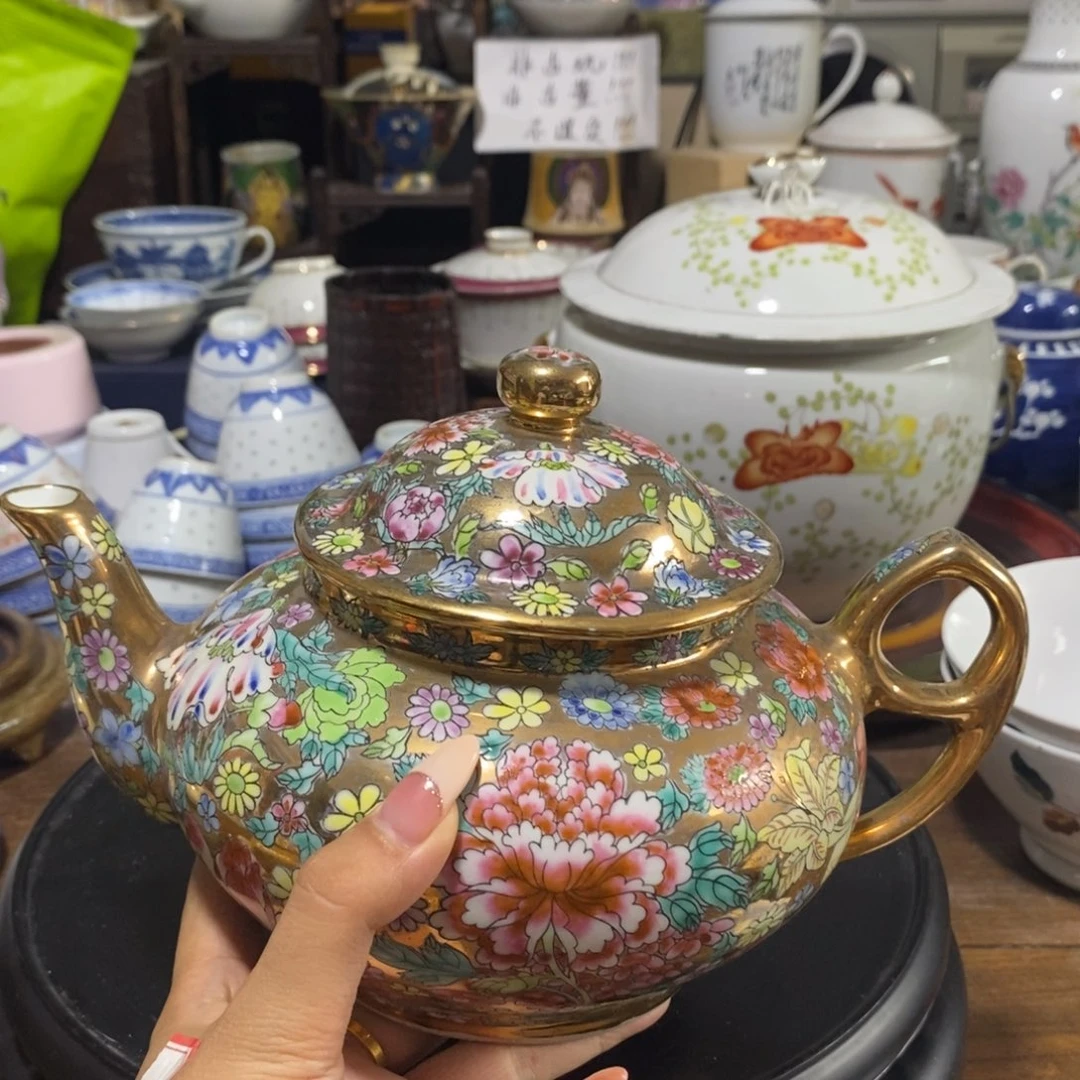 摆件百花金底壶陶瓷一只