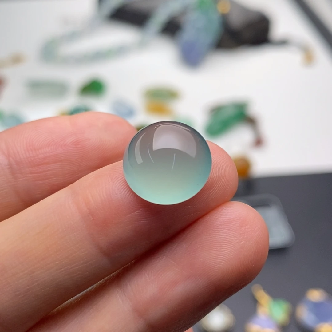 定制翡翠未镶嵌冰蓝蛋面