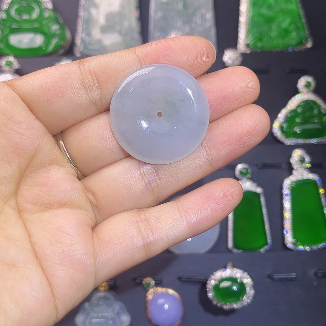 翡翠未镶嵌颈饰平安扣