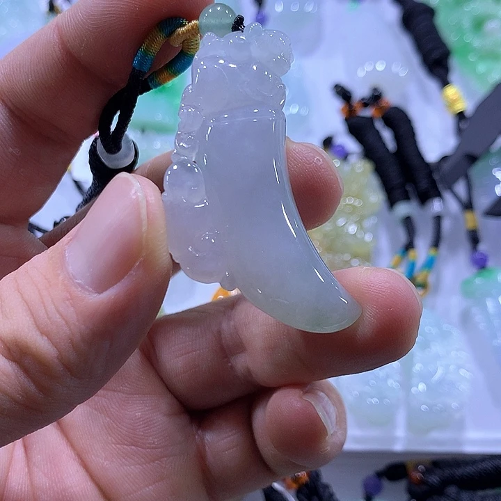 翡翠未镶嵌颈饰天然翡翠A货吊坠