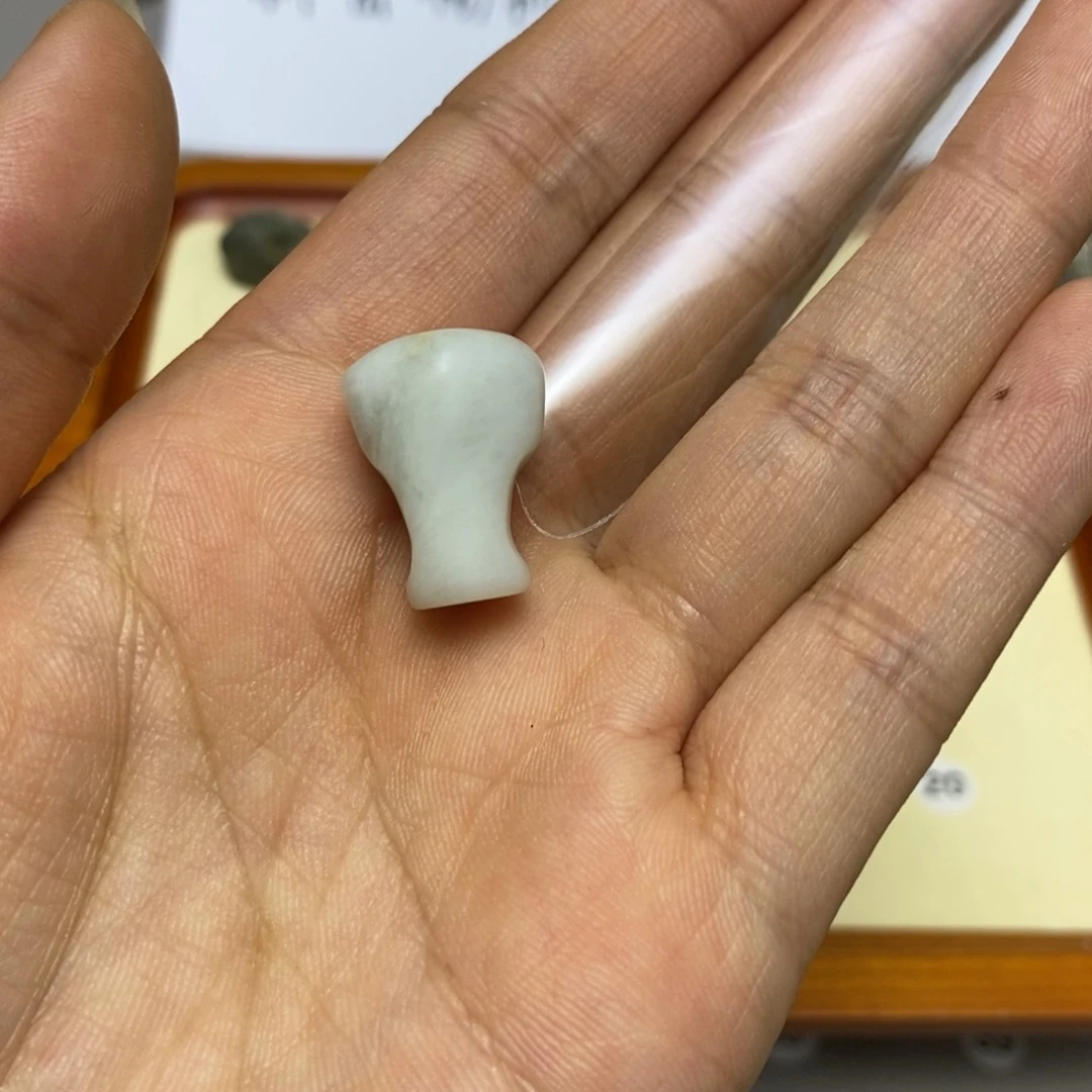 蛇纹石玉配饰合金蜕****8