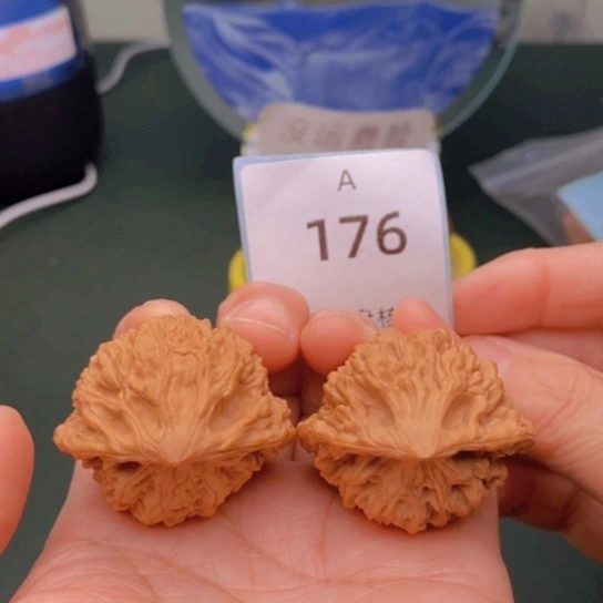 文玩核桃把件蛇头176