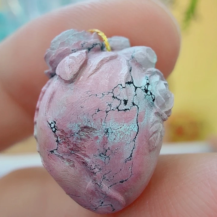 该***切绿松石未镶嵌配饰