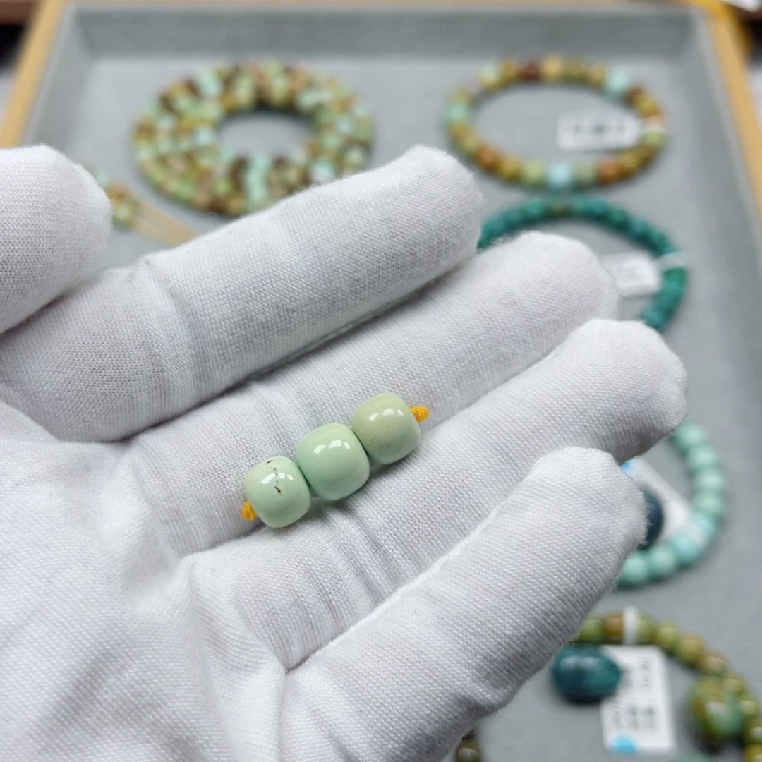 绿松石未镶嵌挂件