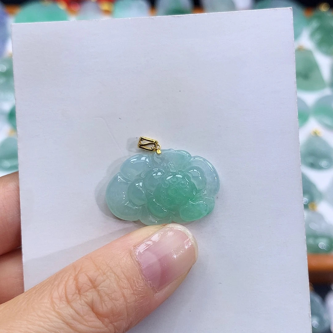 翡翠18K金镶嵌颈饰翡翠吊坠