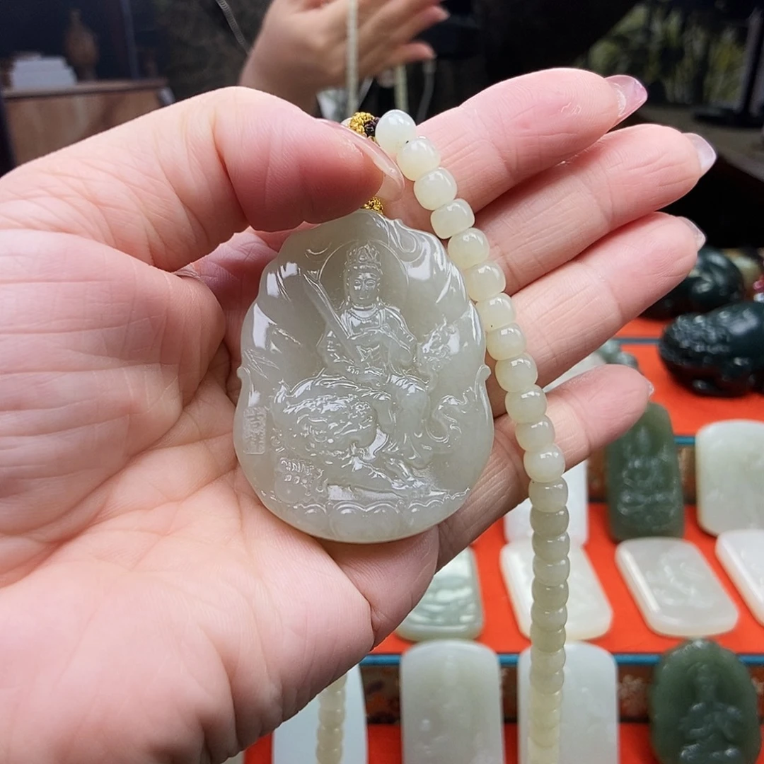 *****和田玉未镶嵌颈饰