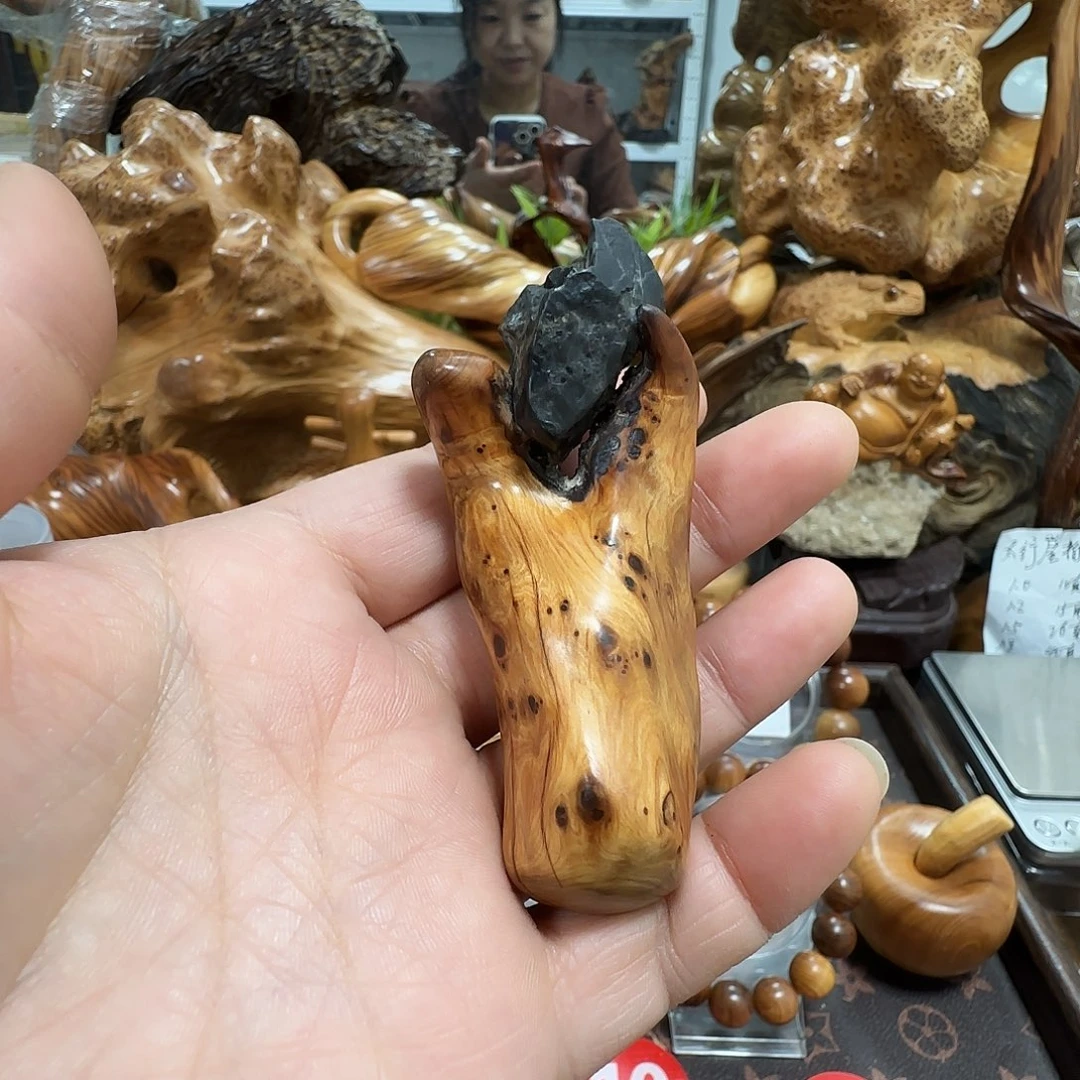 柏木（崖柏）太行崖柏抱石闻香手把件