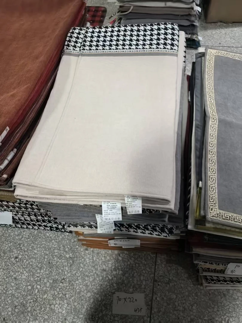 《厚广家》3楼70×120杂款优质雪尼尔防滑沙发垫 发1张 不挑款
