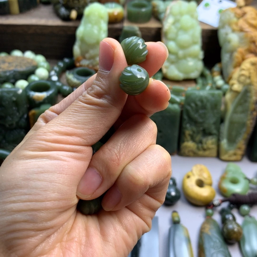 未镶嵌岫岩河磨玉（透闪石质玉）珠宝奇石乐*