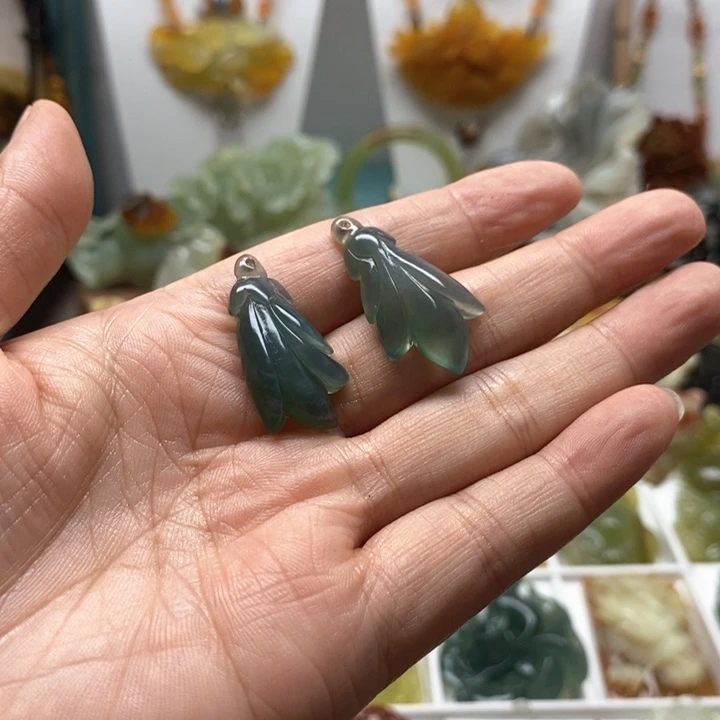 未镶嵌蛇纹石玉耳饰