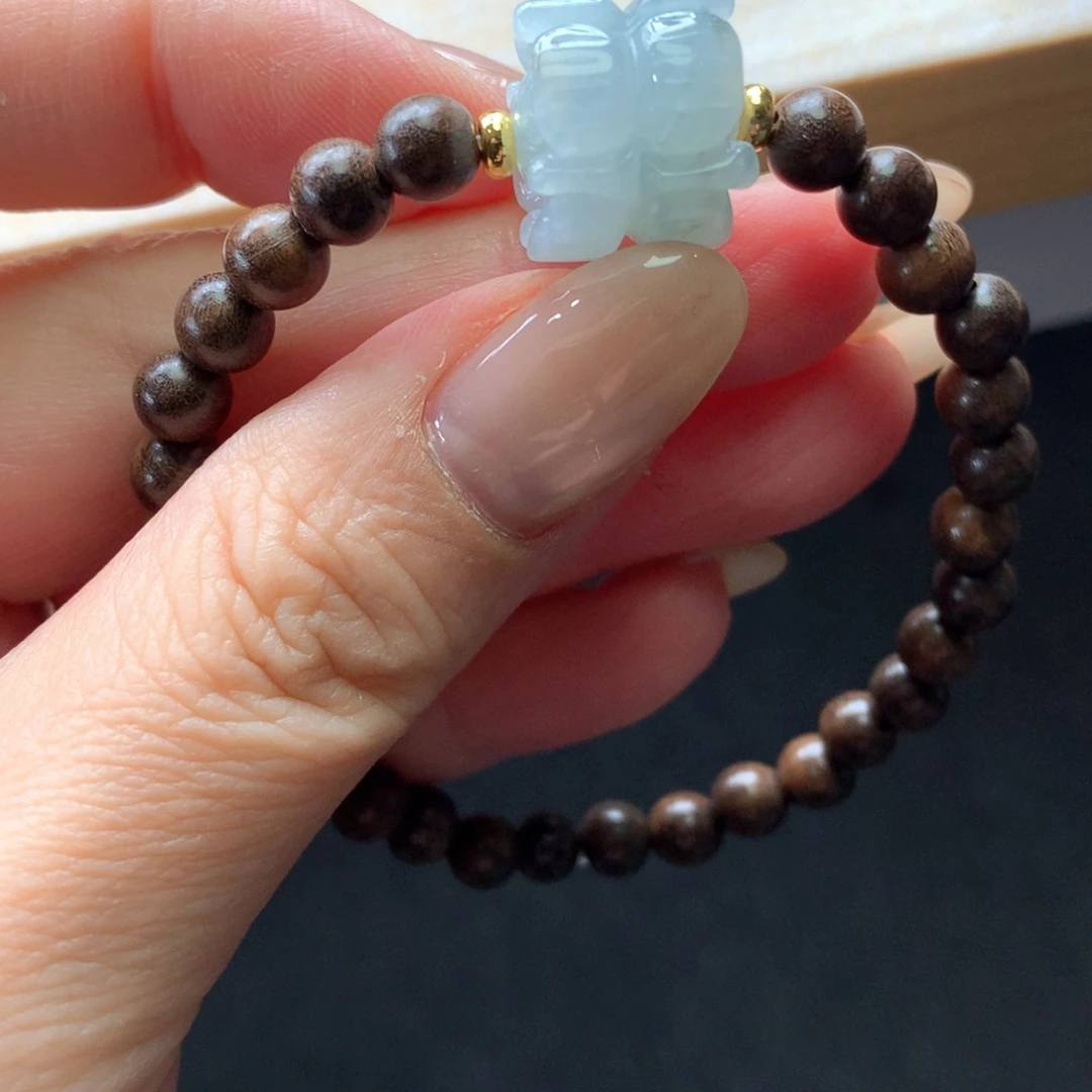 翡翠未镶嵌颈饰吊坠