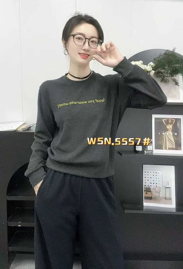 5557冬季新款保暖双面德绒英文上衣