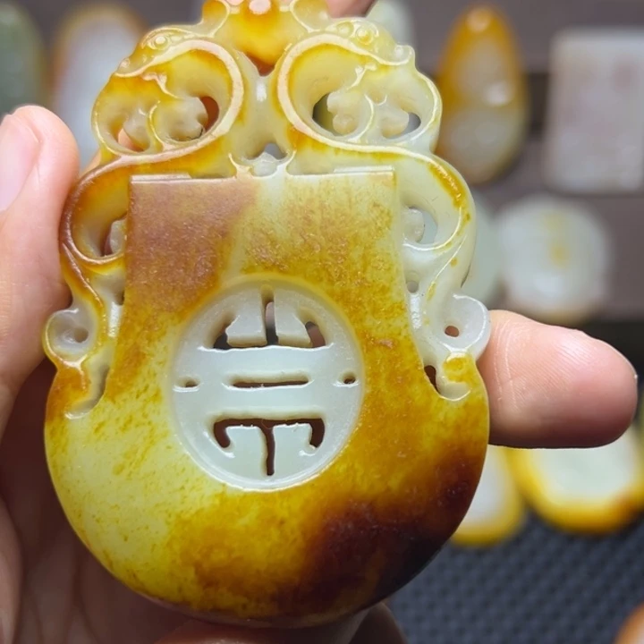 颈饰未镶嵌和田玉