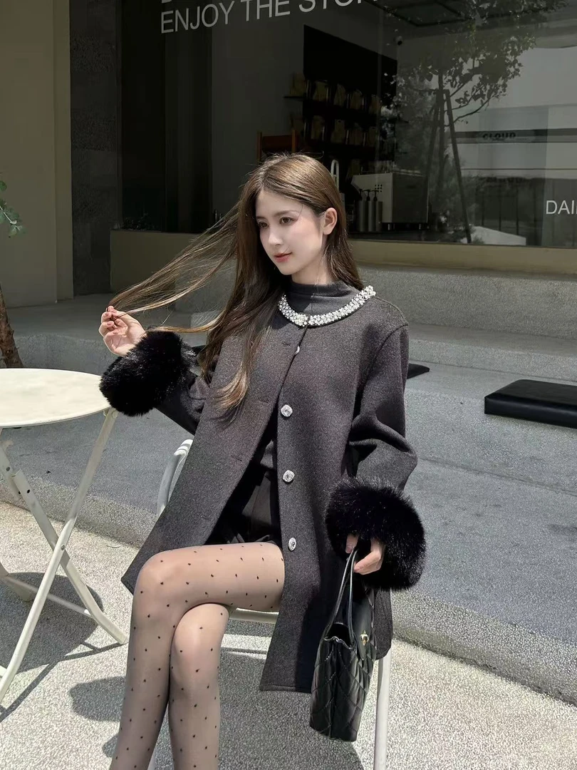 127 秋冬女士韩系百搭珠珠外套 F13