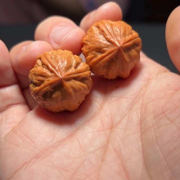 文玩核桃吊坠三棱7540