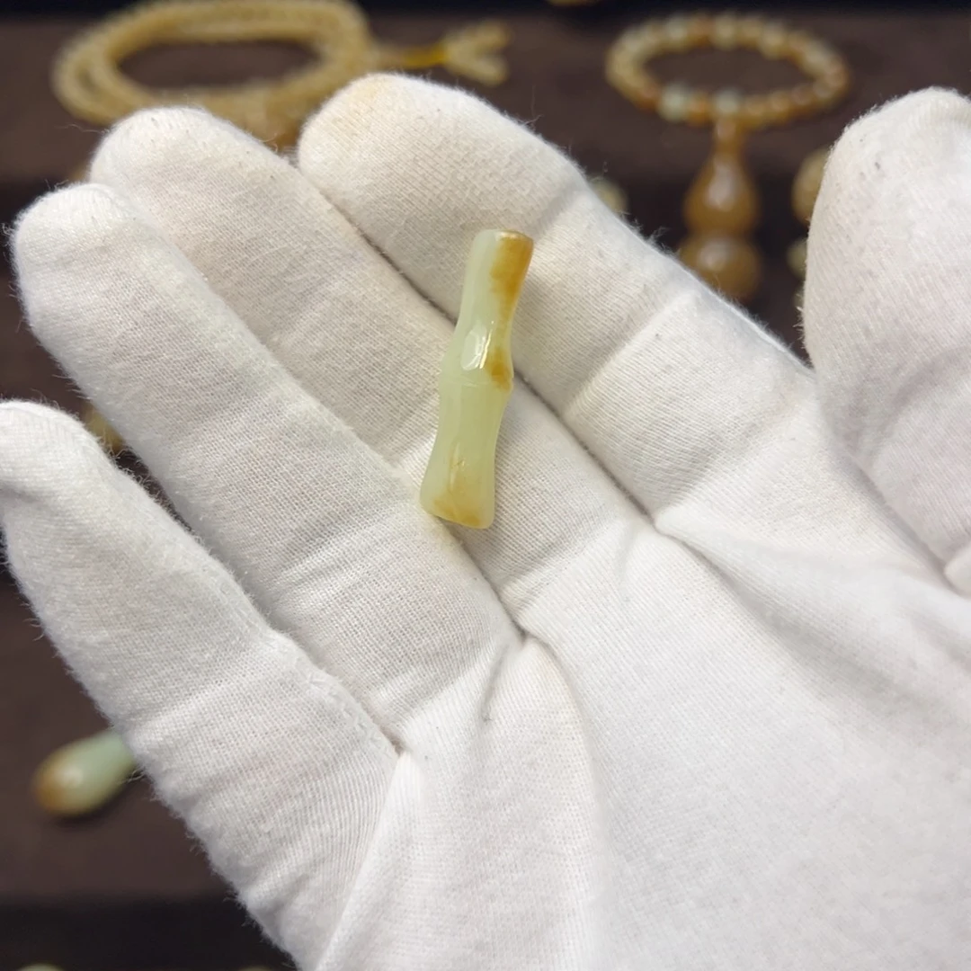 和田玉（糖玉）未镶嵌颈饰