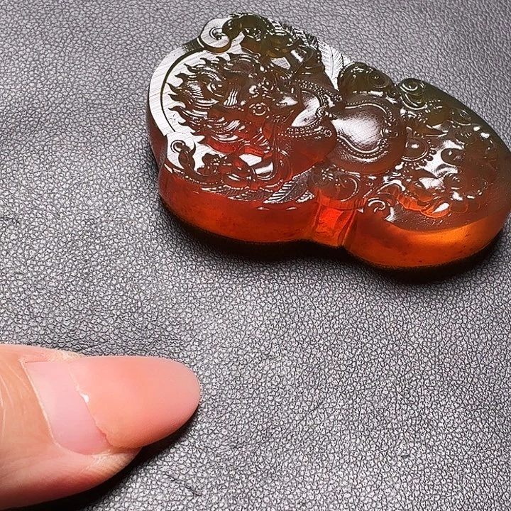琥珀未镶嵌珠宝奇石吊