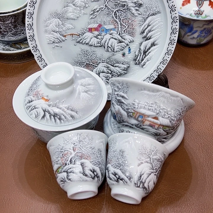 摆件景德镇陶瓷学院等单位的专家学者和