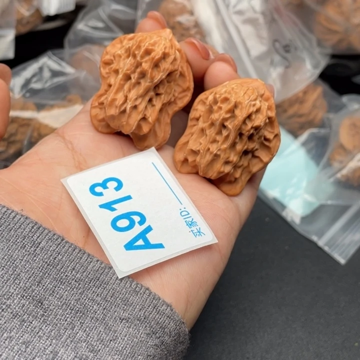 文玩核桃吊坠核桃