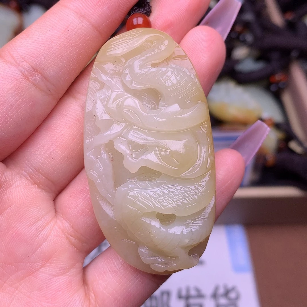 和田玉颈饰未镶嵌