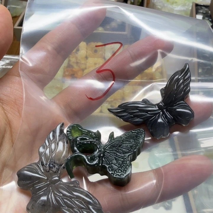 透闪石-蛇纹石玉吊坠未镶嵌