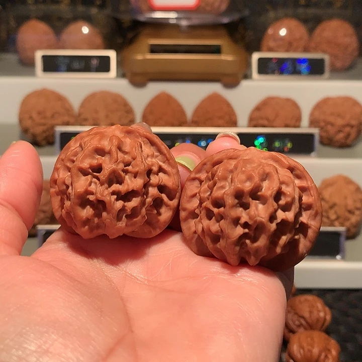 文玩核桃把件龙鳞