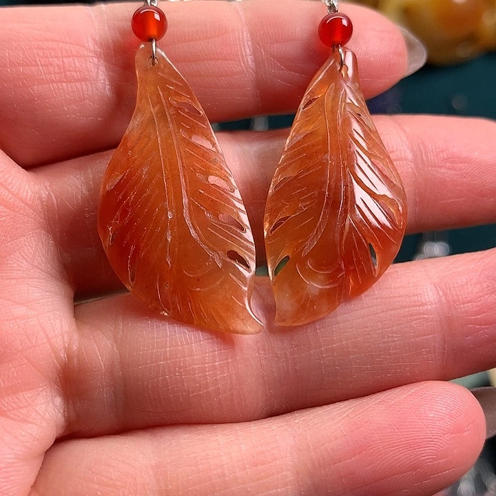 未镶嵌蛇纹石玉耳饰