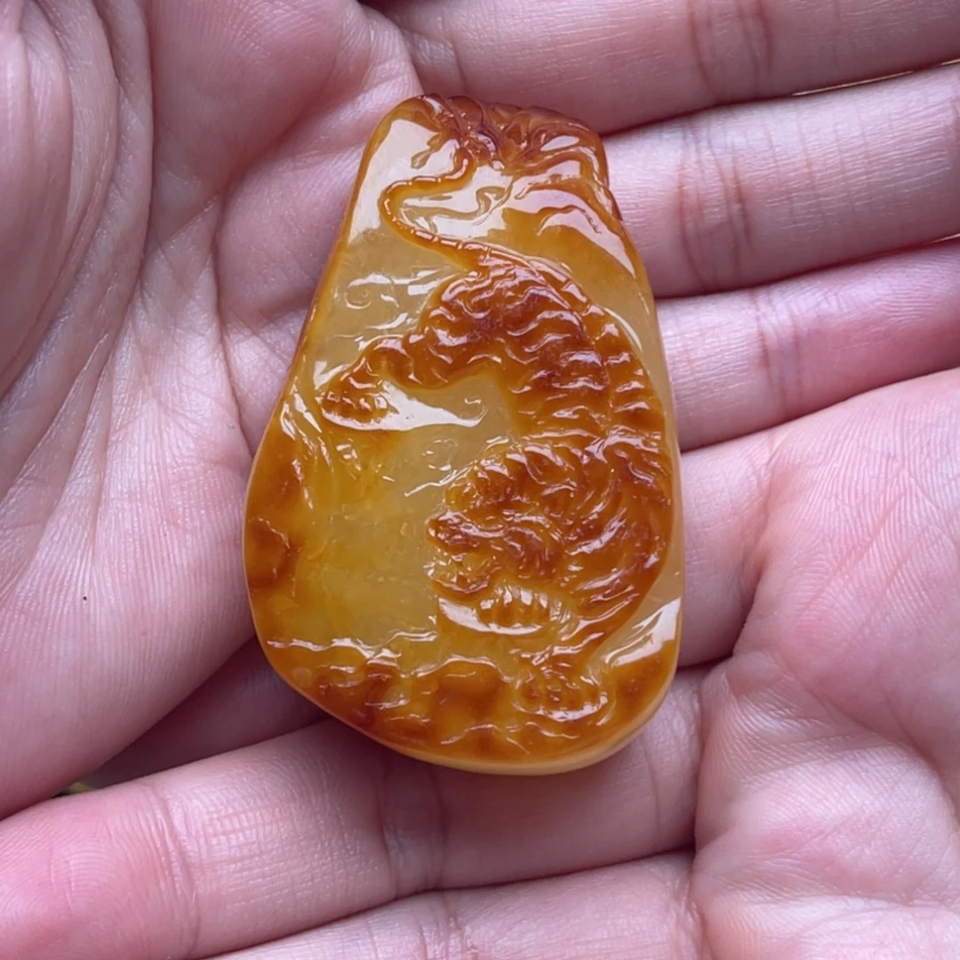 裸石琥珀未镶嵌蜜蜡雕刻件笑