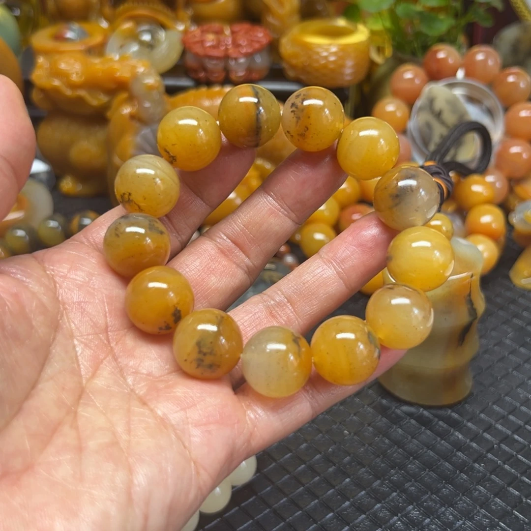 石英质玉未镶嵌颈饰