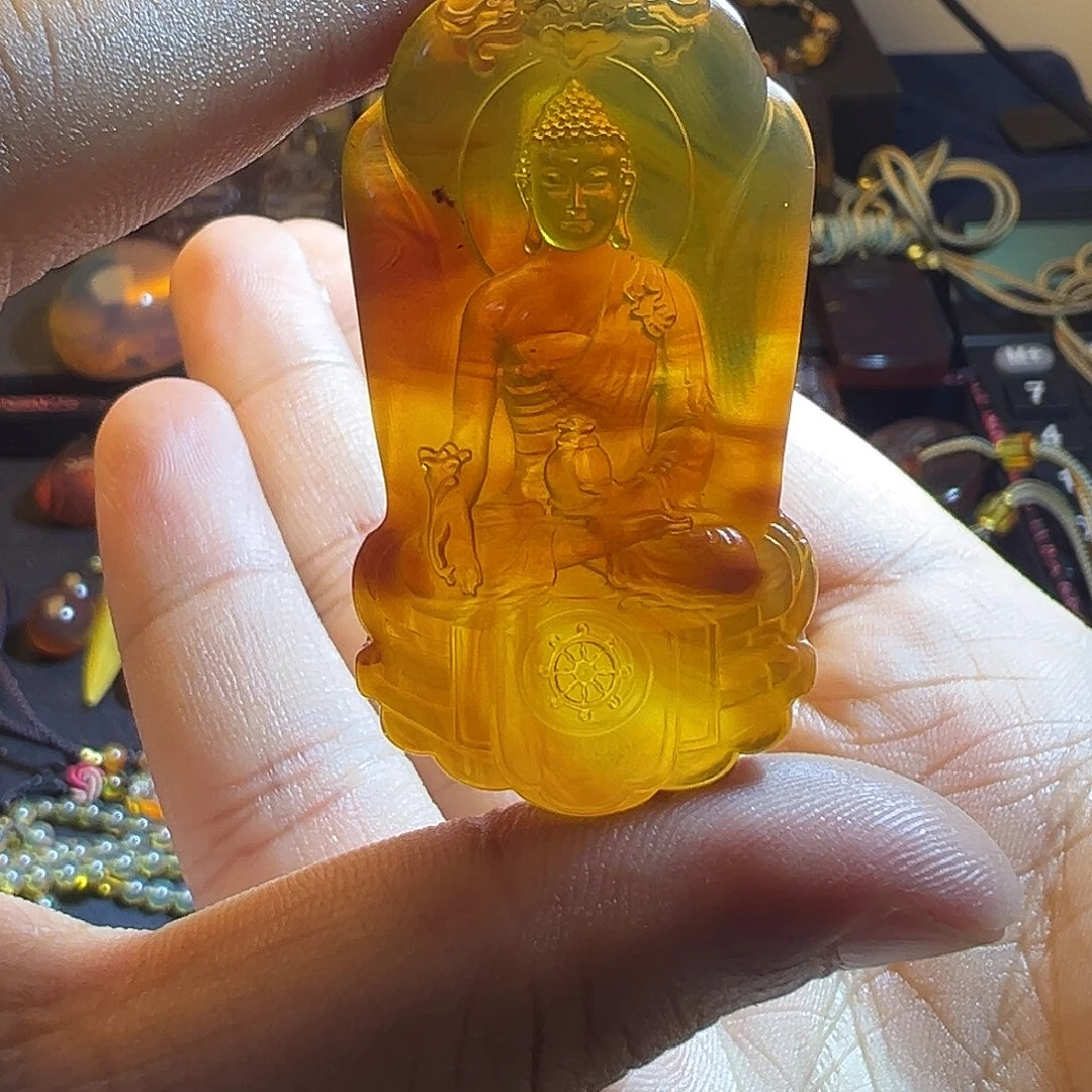 琥珀未镶嵌颈饰阿弥陀佛