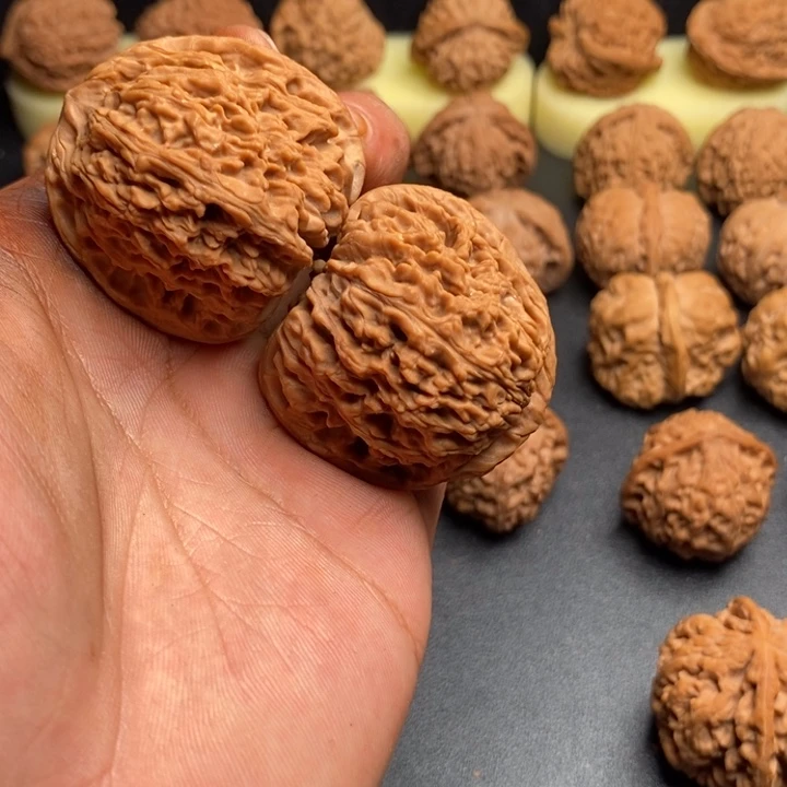 ****二吊坠文玩核桃文玩核桃文玩核桃