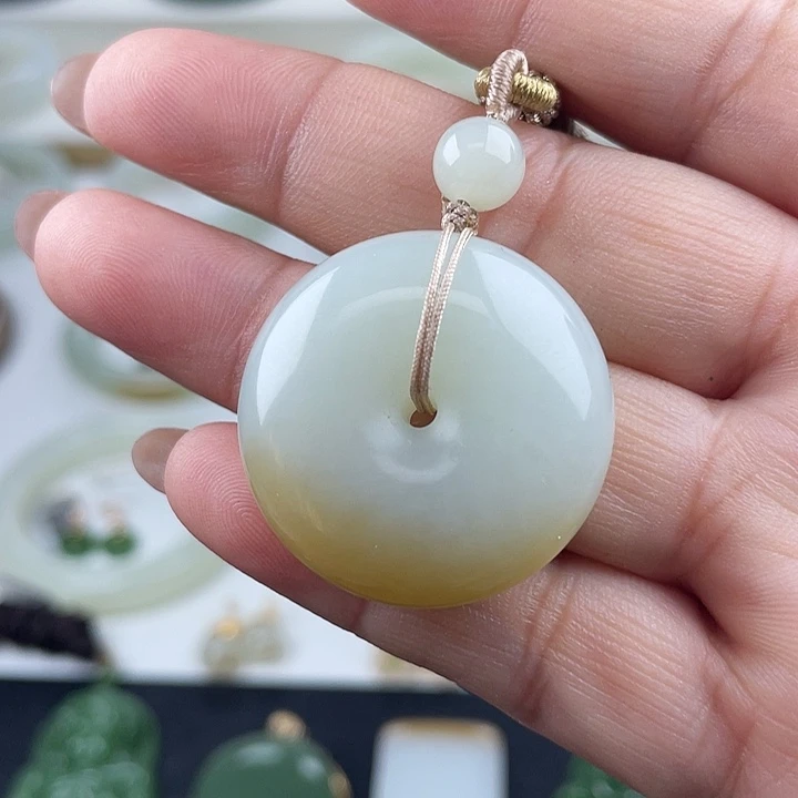 和田玉（糖玉）未镶嵌颈饰