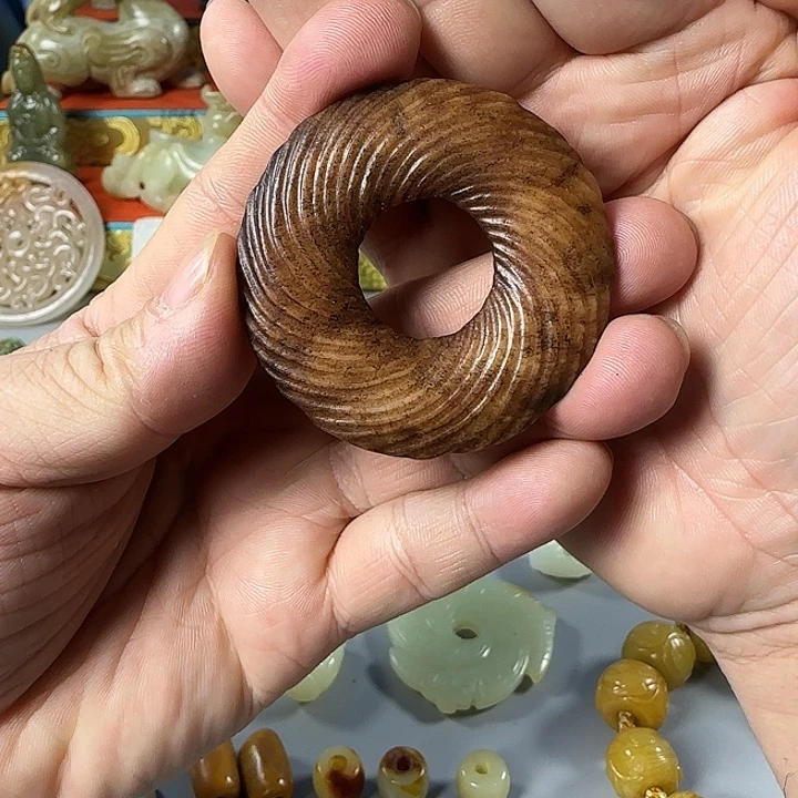 和田玉（糖玉）未镶嵌颈饰
