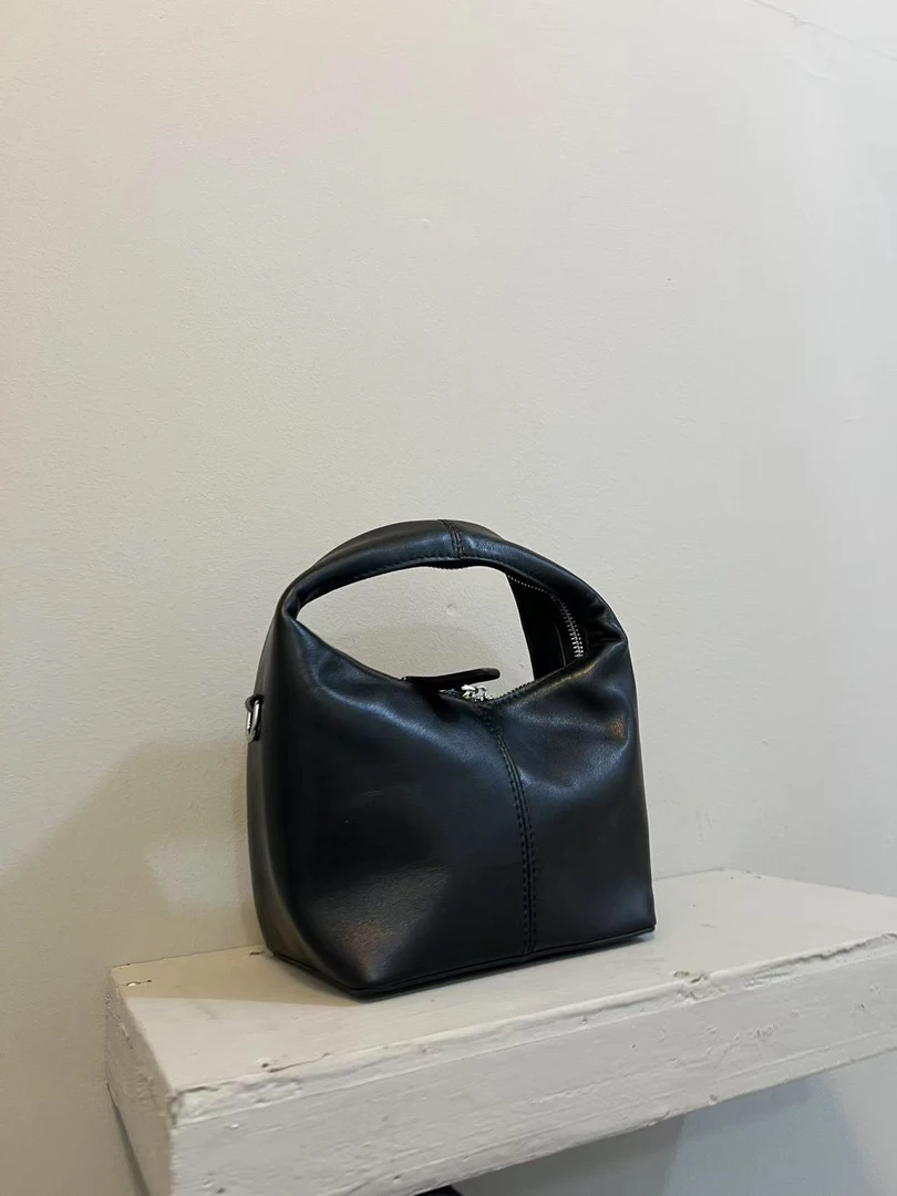 认准编号【951-1000】时尚百搭小众斜挎包，尾货微瑕，完美主义者勿拍