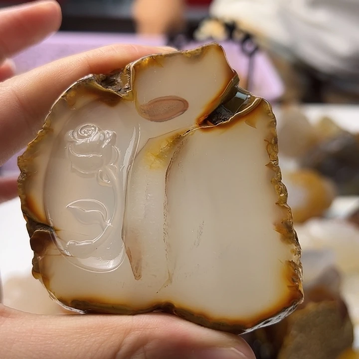 玛瑙/玉髓颈饰未镶嵌