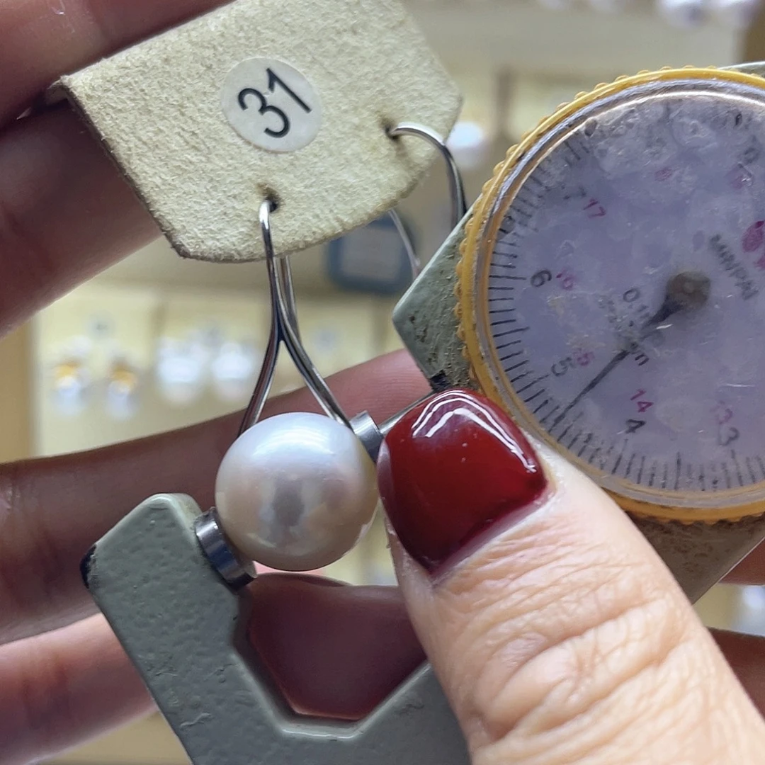 淡水珍珠银S925镶嵌耳饰